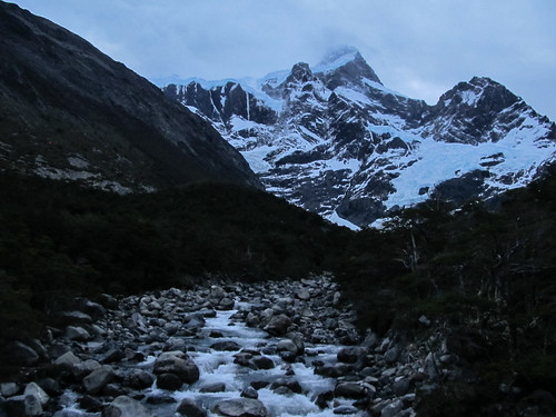 Torres del Paine: trek du W. Jour 2: les alentours du camping gratuit Italiano. Eau potable bien sûr ;)