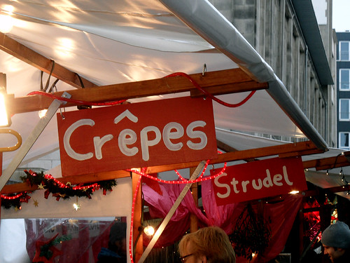 Crêpe-Stand auf dem Weihnachtsmarkt