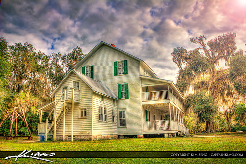 Old-Historic-House-from-Orange-City-Florida by Captain Kimo
