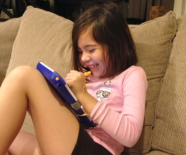 Playing with the VTech InnoTab 3S - lauging