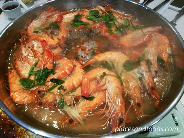 gu yue tien 2014 poached prawns with chinese wine