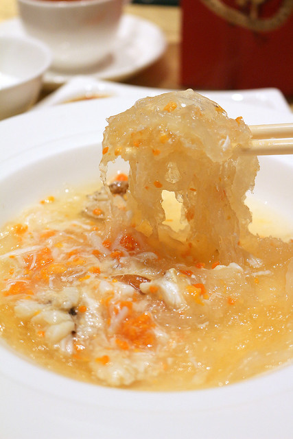 Braised Superior Bird’s Nest with Crabmeat and Crab Roe