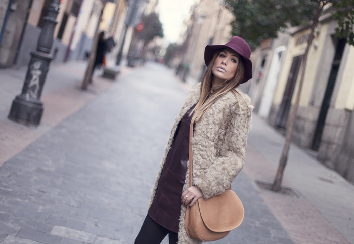 street style barbara crespo barrio de las letras madrid zara leather dress hat fashion blogger outfit