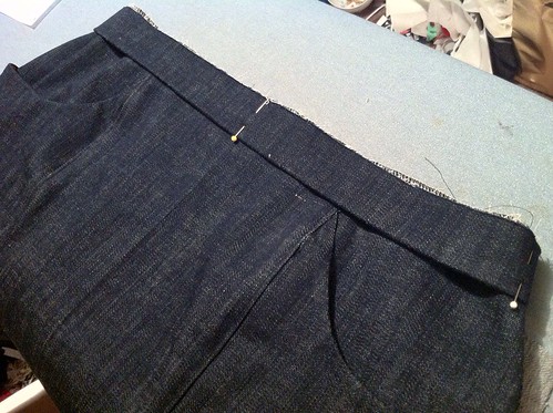 Inserting a stretch waistband