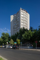 edificio de viviendas para oficiales en la colonia Santo Ángel de la Guarda, Madrid