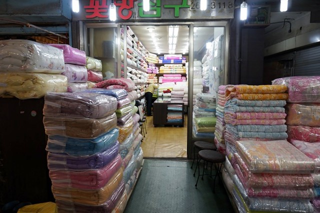 Gwangjang Traditional Market in Korea - rebeccasaw blog-013