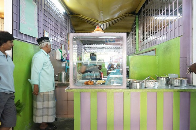 Halal breakfast in Penang Astaka Taman Tun Sardon-032