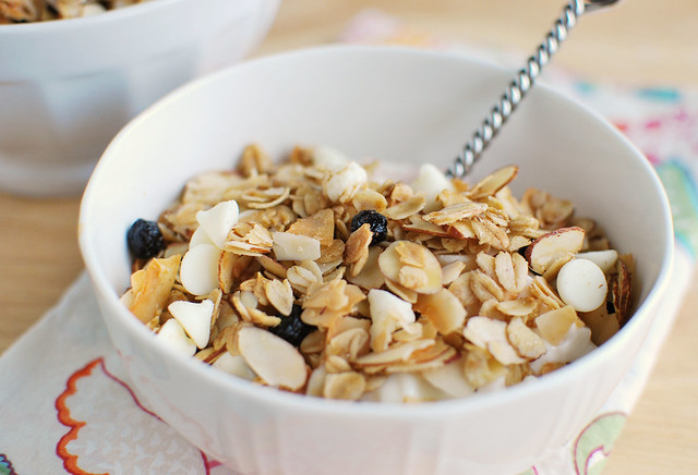 Blueberries and Cream Granola - the most delicious granola recipe! Dried blueberries, almonds, coconut, and white chocolate chips! 