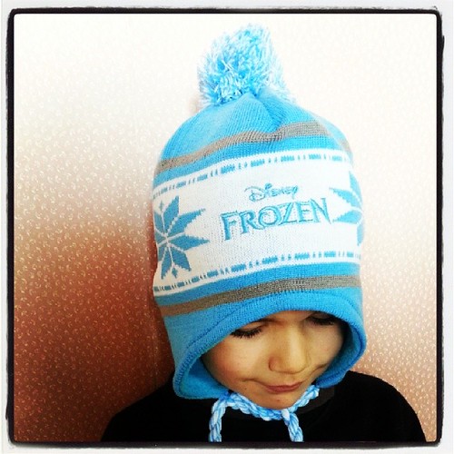 ☆ trop beau le bonnet la reine des neiges ☆ #frozen #lareinedesneiges #disney #ourlittlefamily #france
