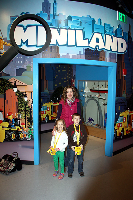 MiniLegoWorld_me-and-kids-by-entrance