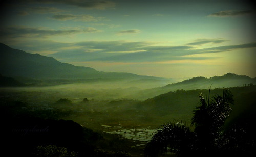 Sumedang Larang in morning mist by nungshardi
