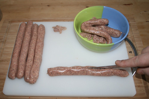 27 - Wurstbrät aus der Pelle nehmen / Take sausage meat out of skin