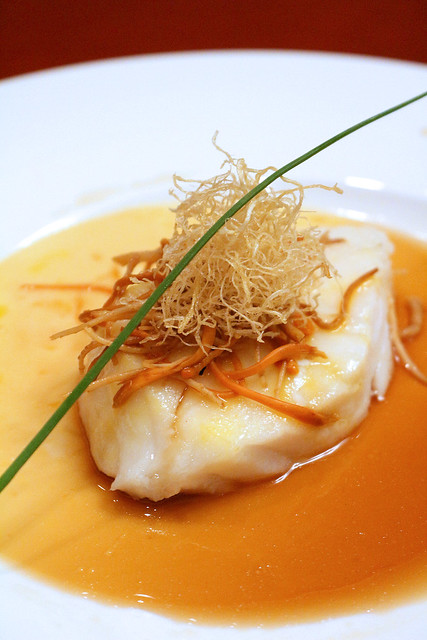 Steamed Cod Fillet with Ginseng and Cordycep Flowers