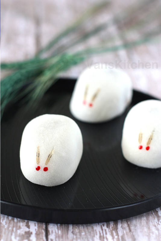 Snow skin rabbit mooncake (Bánh dẻo kiểu Nhật)