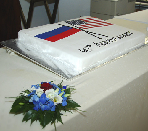 Праздничный торт в честь 40-летия Консульства