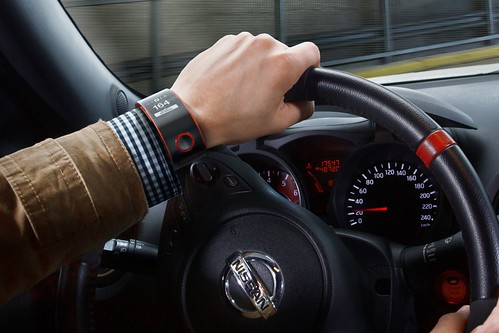 Часы Nissan Nismo