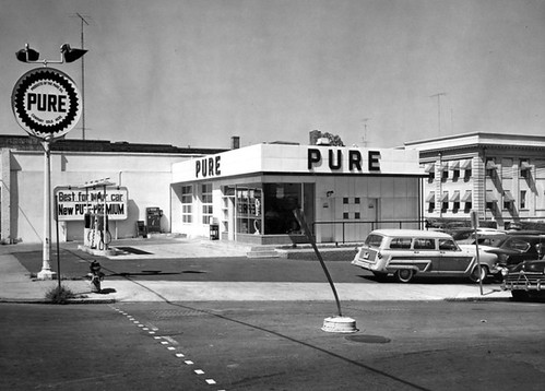 1950s Gas Station