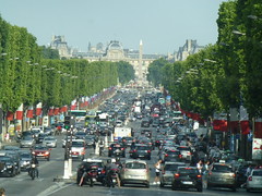 Lots of traffic on Champs-Élysées
