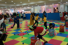 Al Saqaeebi家族基金會推廣兒童體適能運動。