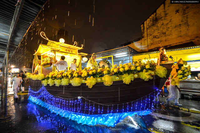 Another interesting parade - Nine Emperor Gods Festival 2013