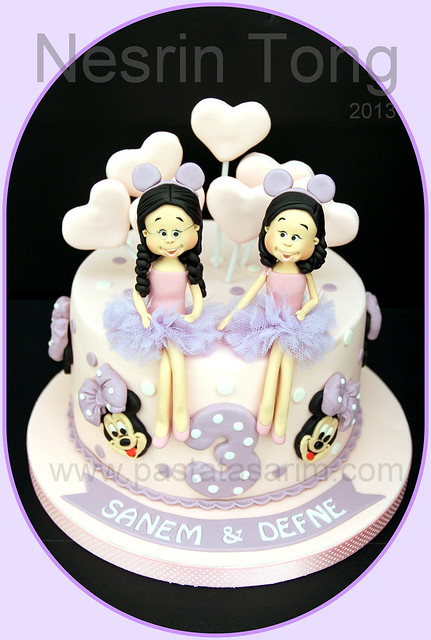 twins birthday cake - minnie mouse