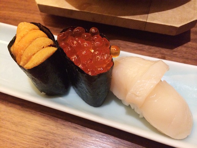 Sushi (uni, salmon roe and scallop), Keyaki, Pan Pacific Hotel