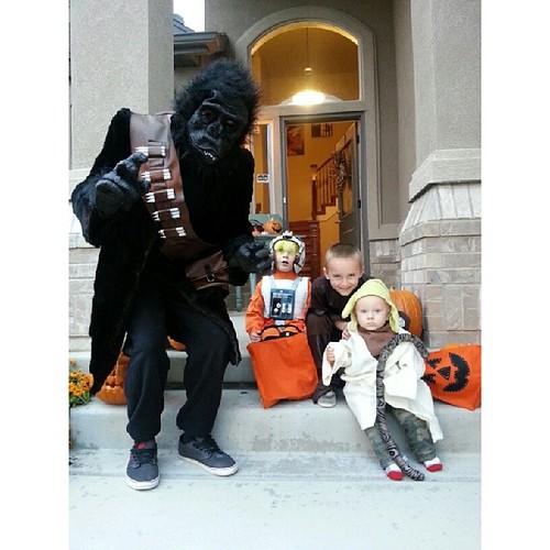 We added a gorillasquatchbacca to our trick or treating fun tonight. #scaredbaby @willie_petersen44 #bestuncle