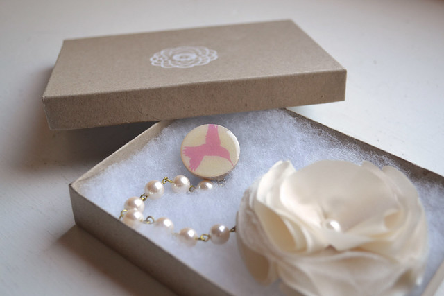 cardiclips packaging pink birdy clip with pearl flower