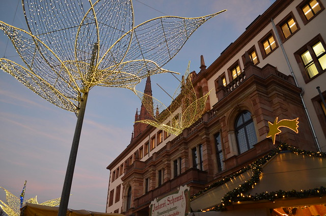 Wiesbaden Sternschnuppenmarkt Christmas lights and Rathaus