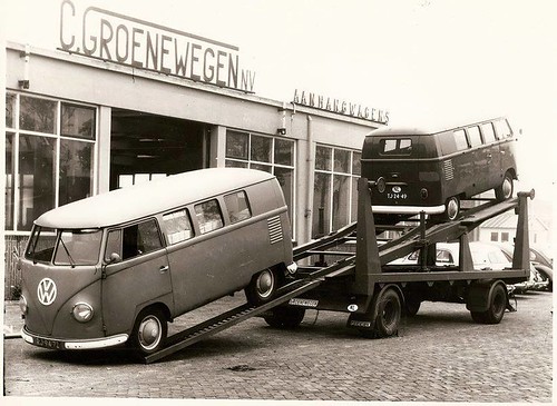 RJ-94-72 Volkswagen Transporter kombi 1958 & TJ-24-49 Volkswagen Transporter kombi 1962