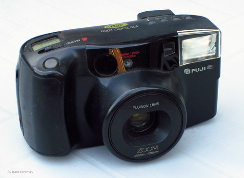 Fuji FZ-2000 Zoom - Camera-wiki.org - The free camera encyclopedia