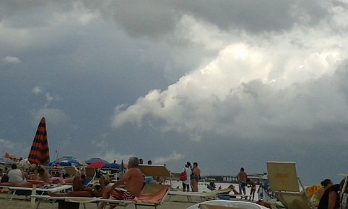 Nuvolona in spiaggia by meteomike