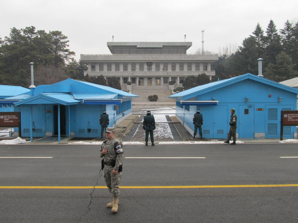 Peeping into North Korea - Alvinology