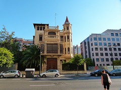 Casa del Médico (Palacete Burgos) - Av.del Puerto, 24 de Valencia - Edificio de estilo romántico