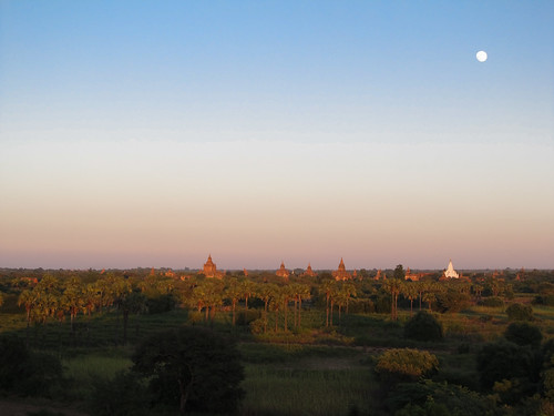 Bagan: coucher de soleil depuis la pagode Pyathada Paya
