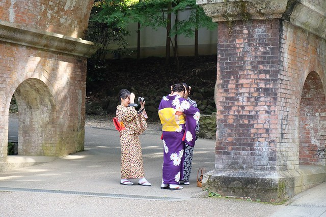 Japanese girls under the aquaduct at Nanzenji Temple