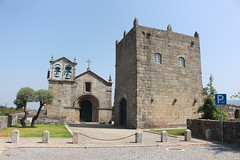 Igreja e Torre do Antigo Mosteiro de São Martinho em Manhente, Barcelos