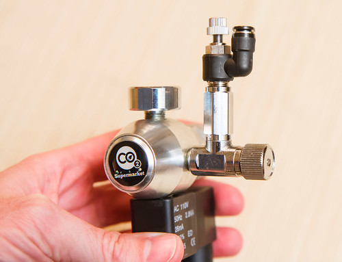 CO2 regulator with fine adjustment needle valve for nano Aquarium