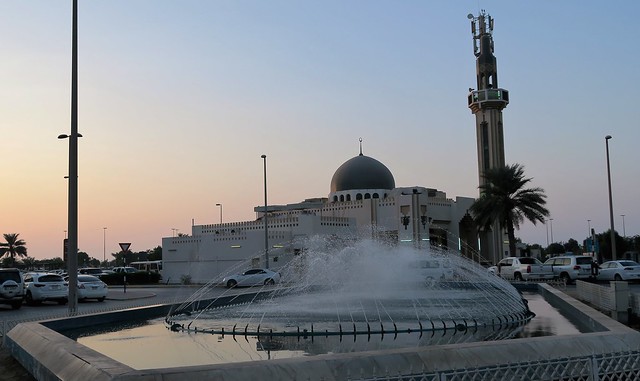 masjid al kauthar outside with fountain