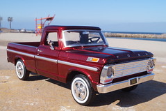1969 Ford F-100 diecast 1:24 made by Motormax