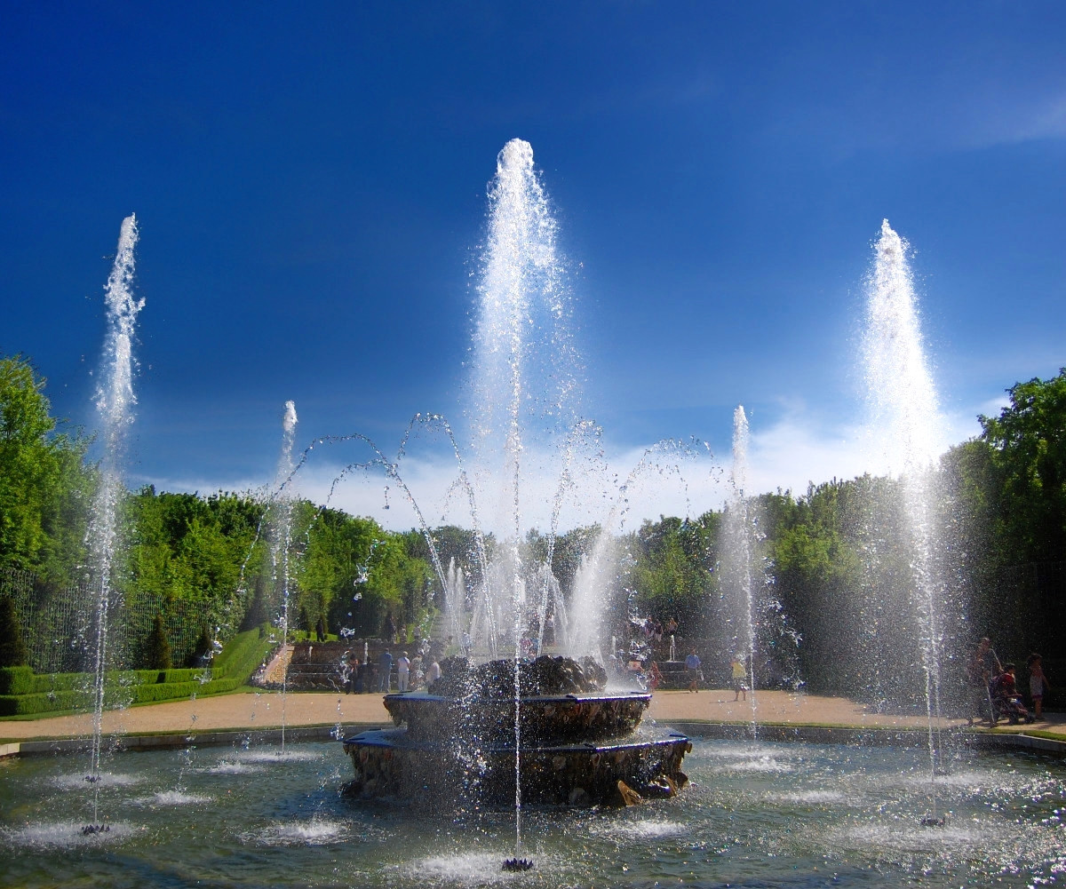 Fountain in the Parc de Versailles. Credit edwin.11