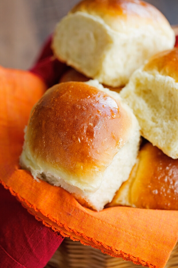 Soft and Fluffy One Hour Dinner Rolls Recipe - made with potato flakes and ready in one hour! So tender and delicious! #onehourrolls #dinnerrolls #onehourdinnerrolls | littlespicejar.com @littlespicejar