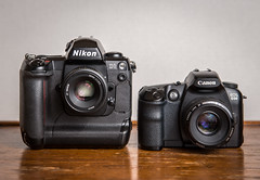 Nikon D1 (1999-2000) / Canon EOS D30  (2000)