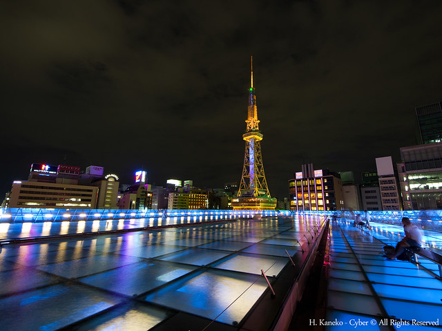 オアシス21から臨むテレビ塔(Night view of illuminated Nagoya TV Tower from Oasis 21)