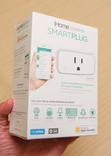 iHome smart plug packaging