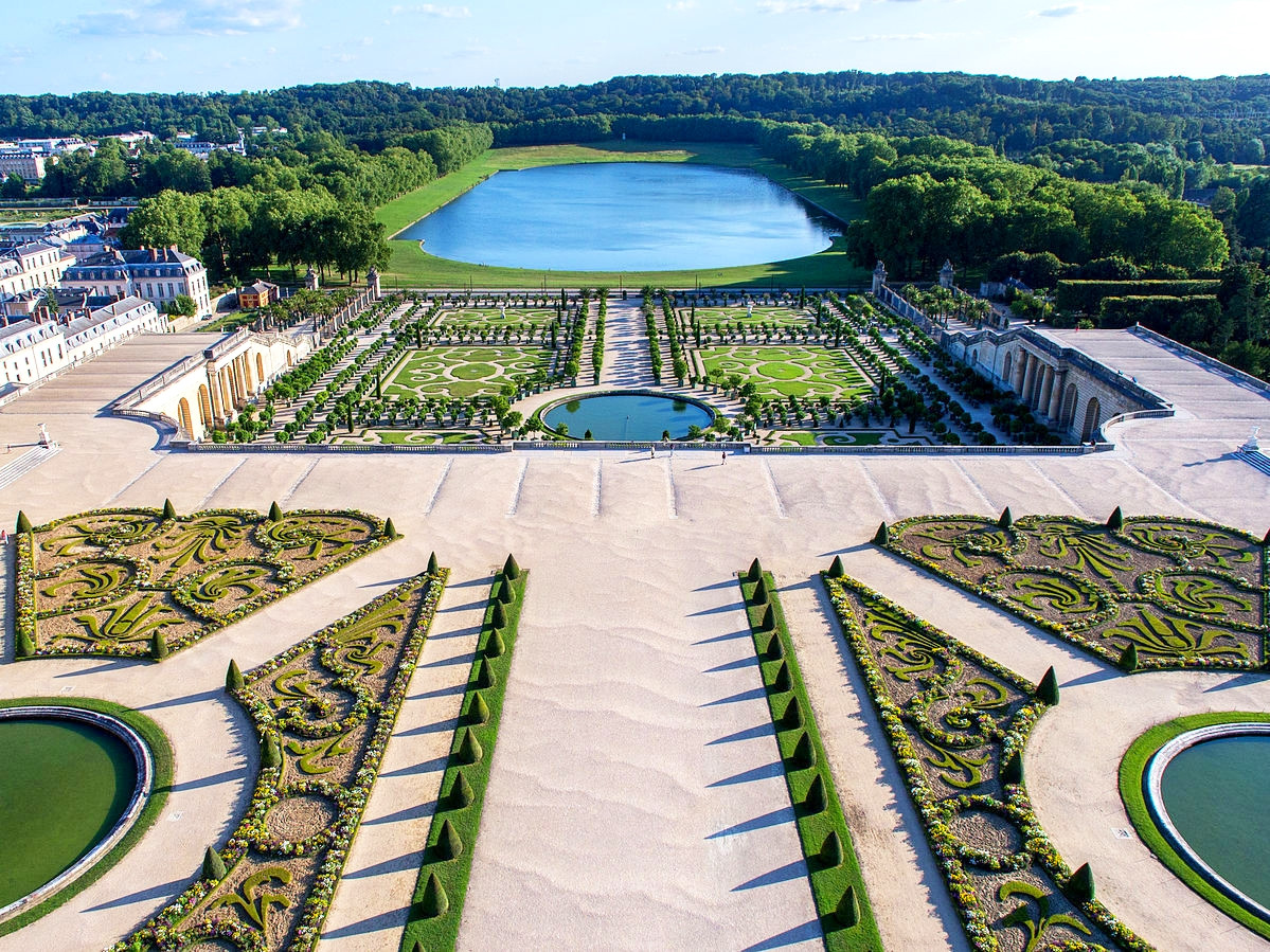 Orangery Garden and the Swiss Ornamental Lake, Versailles. Credit ToucanWings