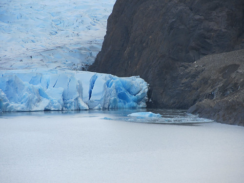 Torres del Paine: trek du W. Jour 5: un morceau du glacier Grey s'est détaché hier.