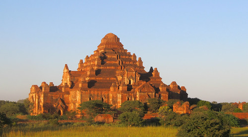 Bagan: coucher de soleil depuis la pagode Myauk Guni Paya