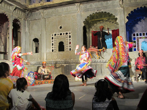 Udaipur: spectacle de danses traditionnelles et de marionnettes