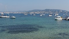 Face à Cannes,"un peu de  calme", l'ile Sainte Marguerite